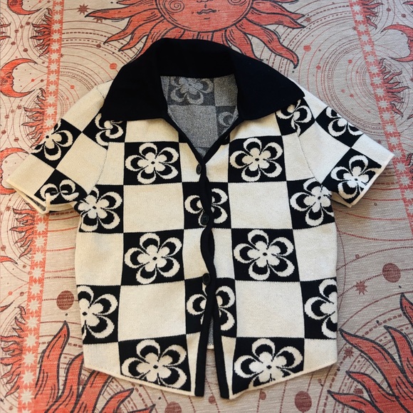Cider Tops - Retro Floral Checkered Cropped Sweater Button Shirt
